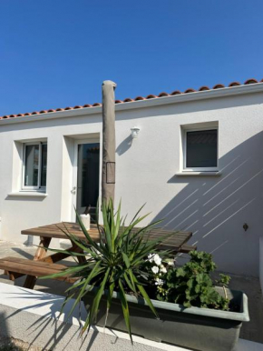 Studio Neuf à 2 pas de la plage